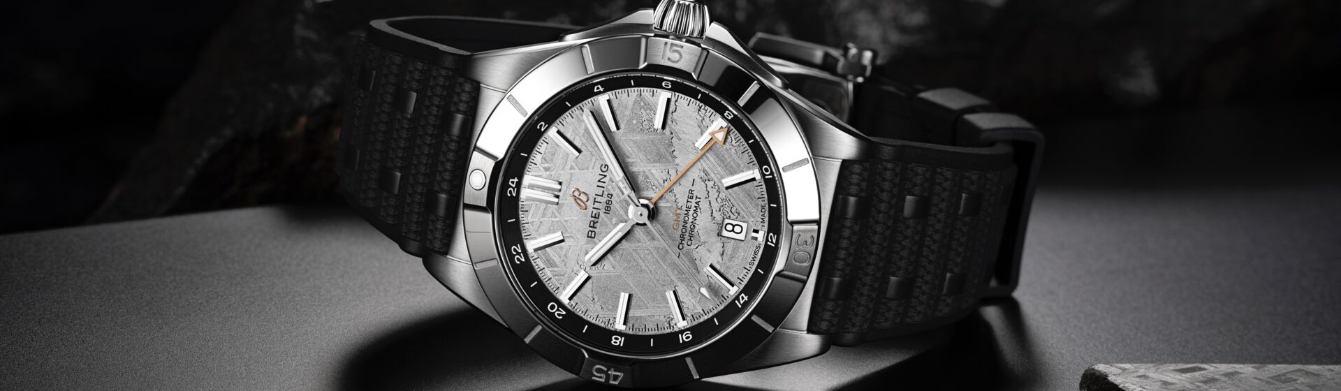 EH-Chronomat-GMT40-P323982A1F1S1-Still Life 02
